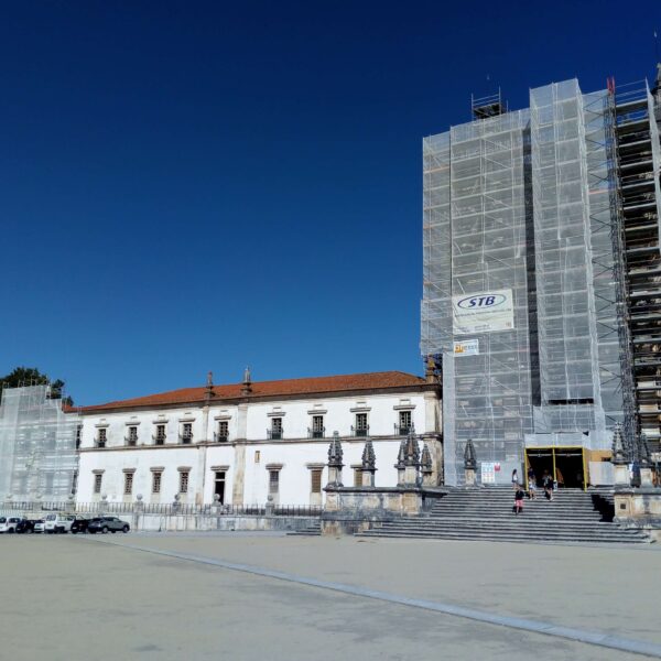 Mosteiro de Alcobaça - Conservação da Fachada Poente e da Fachada Norte Rebocada