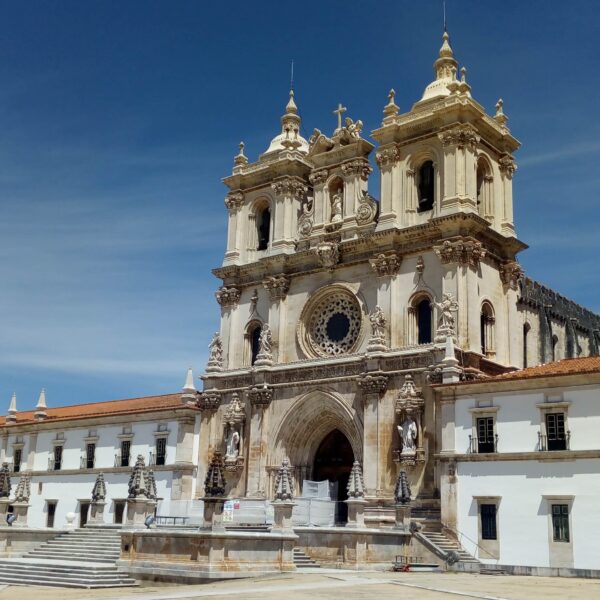 Mosteiro de Alcobaça - Conservação da Fachada Poente e da Fachada Norte Rebocada