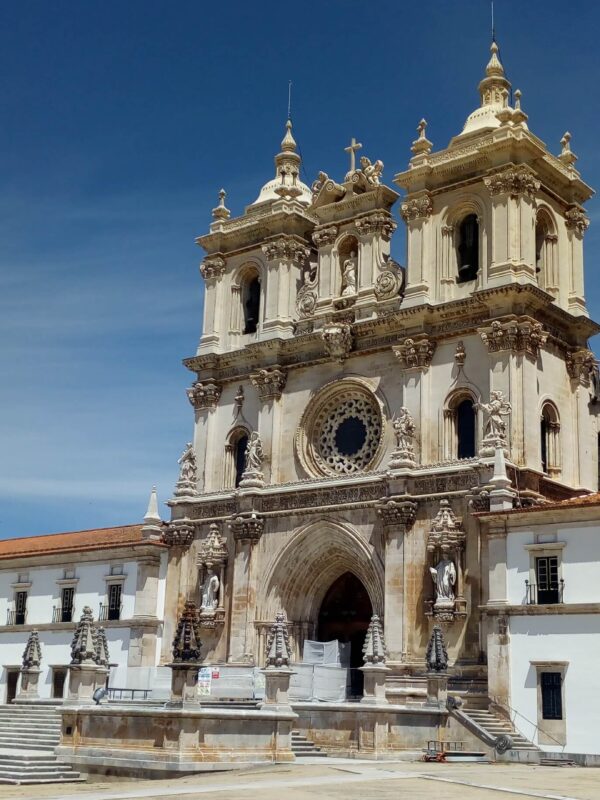 Mosteiro de Alcobaça - Conservação da Fachada Poente e da Fachada Norte Rebocada