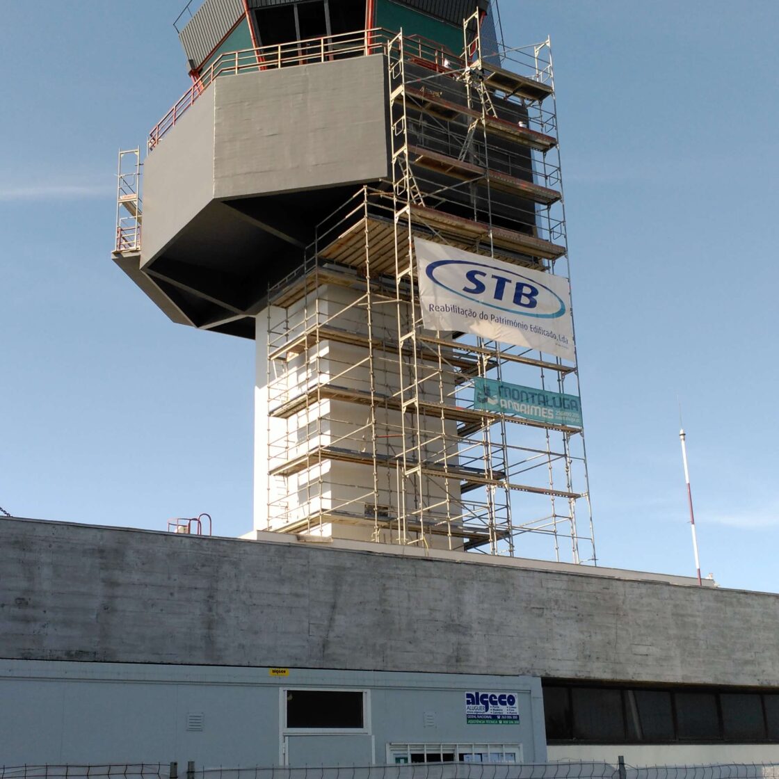 Edifício da Torre de Controlo do Aeroporto Sá Carneiro