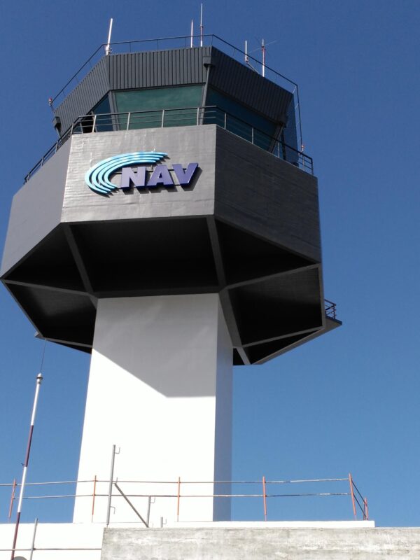 Edifício da Torre de Controlo do Aeroporto Sá Carneiro